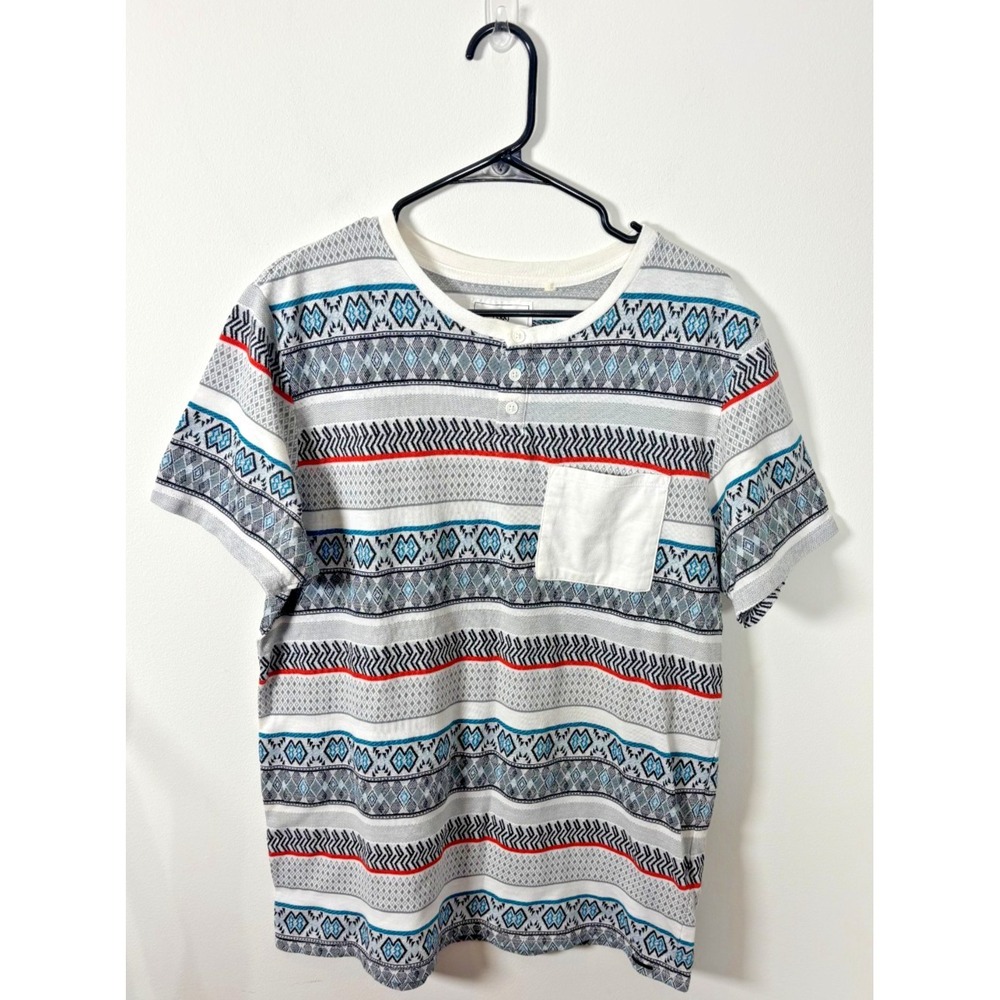 On The Byas Men's Large T-Shirt Tribal Print Short Sleeve
